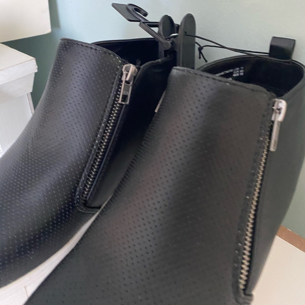 Brand new Memory foam zip-up Shoe-boots - Picture 12 of 12